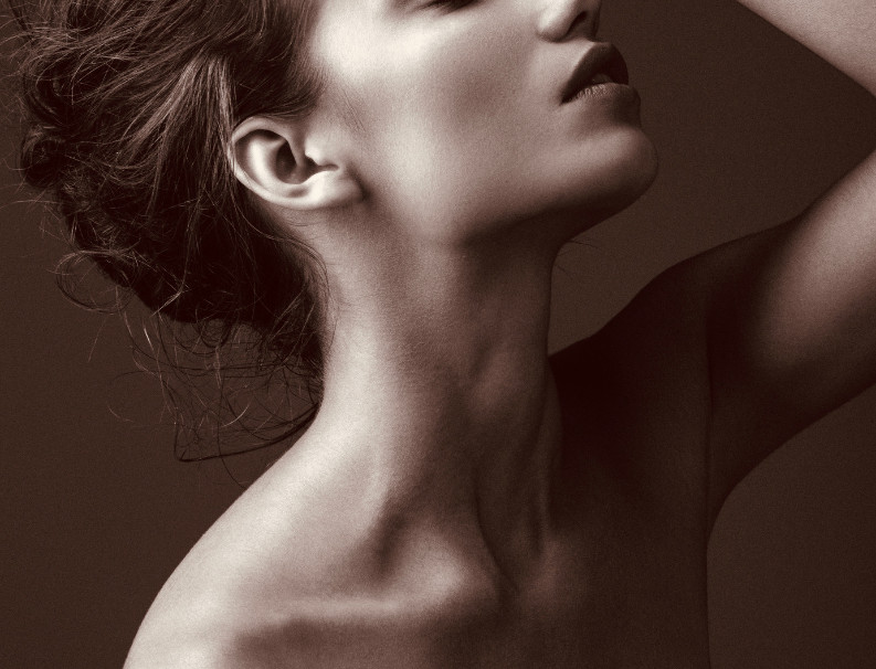 Chin reconstruction with hyaluronic acid