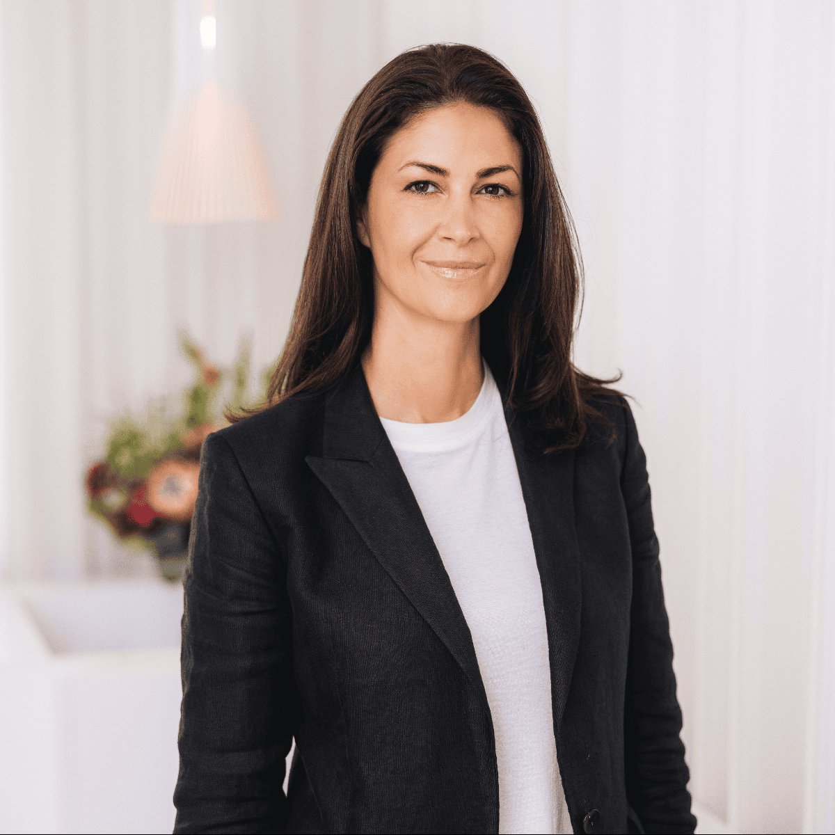Dr. Shirin Milani