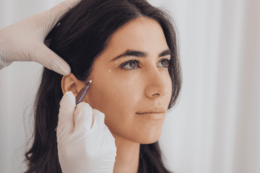 REDISCOVER YOUTHFUL CONTOURS WITH THE 8-POINT LIFT: ENHANCE YOUR APPEARANCE WITH NON-SURGICAL FACIAL REJUVENATION