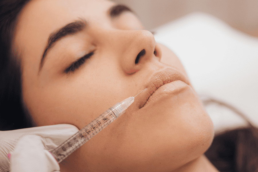 ACHIEVE NATURAL-LOOKING LIPS: ENHANCE YOUR BEAUTY WITH A NATURAL LIP AUGMENTATION